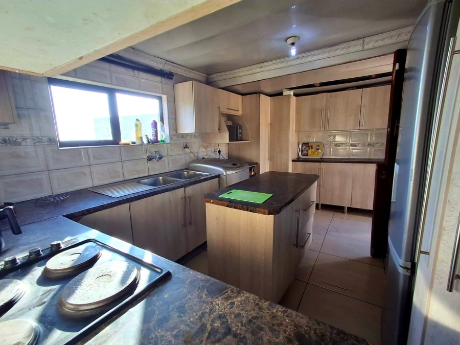 5 Bedroom Property for Sale in Mdantsane Eastern Cape